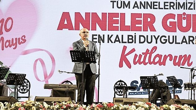Başkan Sami Er'den Anneler Günü'nde Anlamlı Gece