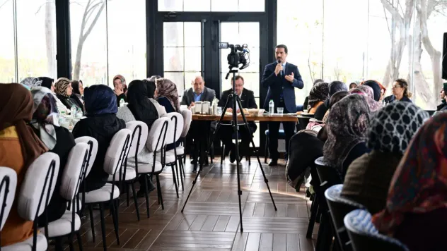 Başkan Taşkın Ak Parti Kadın Kolları Mahalle Başkanları Toplantısına Katıldı