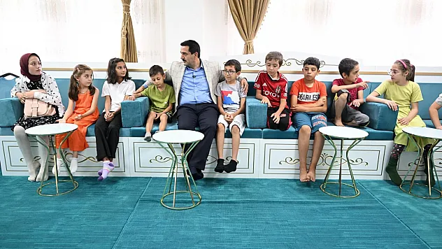 Başkan Taşkın, Gençlik Merkezi'ni Ziyaret Etti