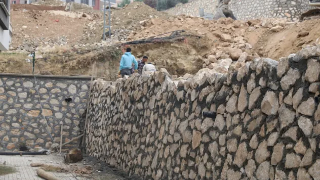 Battalgazi Belediyesi'nden Altyapı ve Kaldırım Çalışmalarında Yoğun Mesai