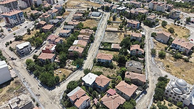 Battalgazi Belediyesi'nden Mahallelere Asfalt ve Yol Bakımı Desteği