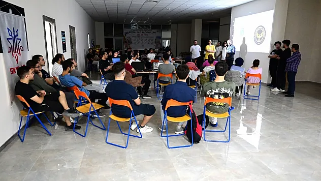 Battalgazi Belediyesi'nin ev sahipliğinde 'Gece Kodu' programı düzenlendi