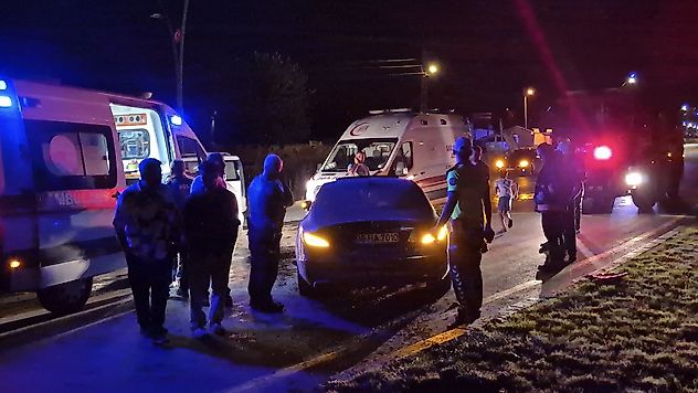 Battalgazi'de Gece Yarısı Kaza: 2'si Çocuk 3 Kişi Yaralandı