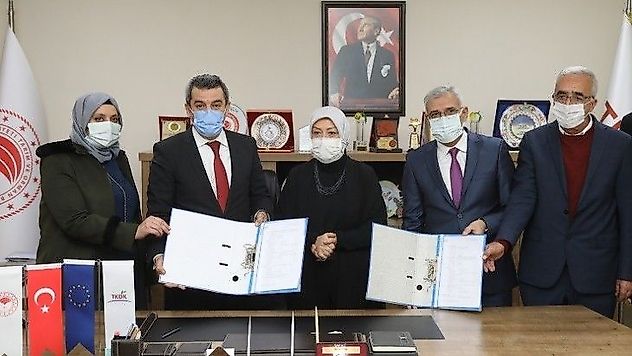 Battalgazi'de İki Önemli Projenin İmzaları Atıldı