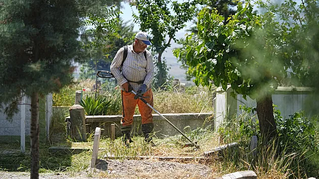 Battalgazi'de Mezarlıklar Ve Camiler Bayrama Hazır