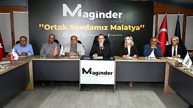 Battalgazi Muhtarlar Derneği'nden Salih Karademir'e Onur Ödülü