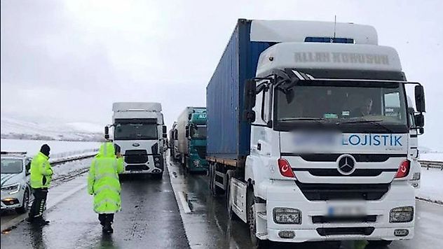 Bayram tatilinde İstanbul istikametinde kamyon, çekici ve tanker kısıtlaması uygulanacak