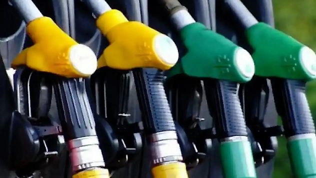 Benzine 3,27 lira indirim bekleniyor