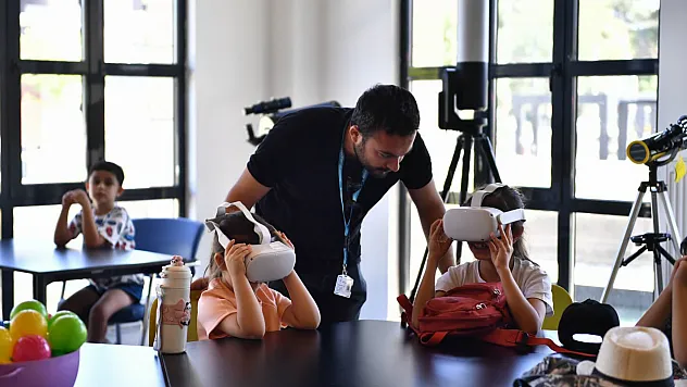 Bilimle Dolu Yaz: Yeşilyurt Bilim Merkezi'nde Eğitimler Başladı