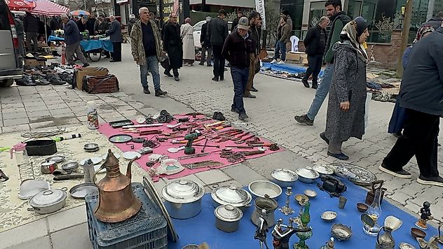 Binlerce Kişi Akın Ediyor: Malatya'nın En Hareketli Pazarı