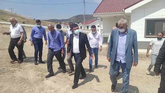 Bir mahallede 5 tane çift katlı ev yapmaktan aciz misiniz?