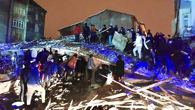Bulutlar Sitesi Davası 2 Temmuz'a Ertelendi: 31 Kişinin Öldüğü Deprem Yıkımında Yargılama Sürüyor