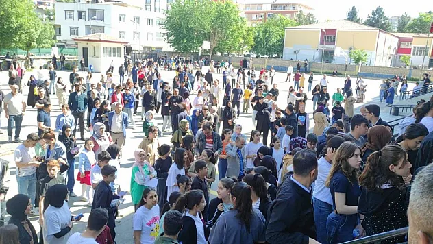 Bursluluk sınavı 81 ilde yapıldı