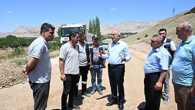 Büyükşehir, 55 Mahalleyi Birbirine Bağlayan Yolda Standardı Yükseltiyor