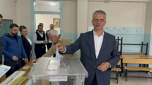 Büyükşehir Bağımsız Başkan Adayı Prof. Dr. Gezer, Oyunu Kullandı