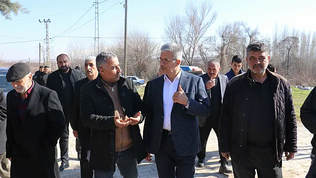 Büyükşehir Bağımsız Belediye Başkan Adayı Gezer, Yağmurlu Mahallesinde Vatandaşlarla Buluştu