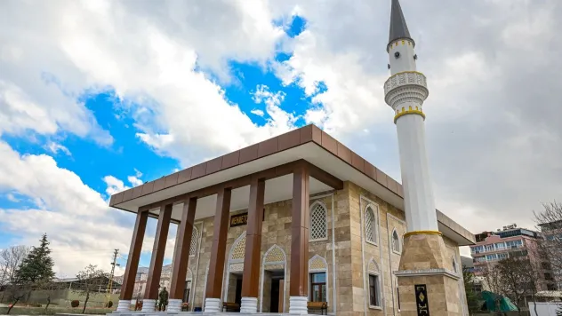 Büyükşehir Belediyesi Mehmetçik Camii'ni Malatya'ya Kazandırdı
