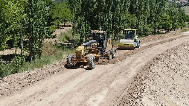 Büyükşehir'den 3 İlçeyi Birbirine Bağlayan Yolda Kapsamlı Çalışma