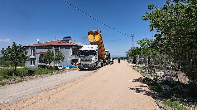 Büyükşehir'den Samanköy'e Altyapı ve Asfalt Hamlesi