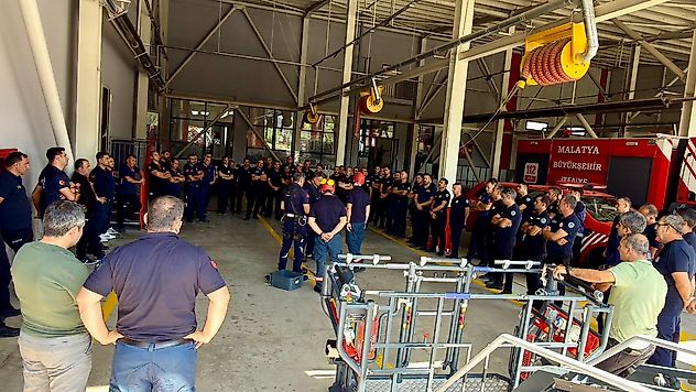 Büyükşehir İtfaiyesi Personeline  PACE Projesi Kapsamında Kapsamlı Eğitim