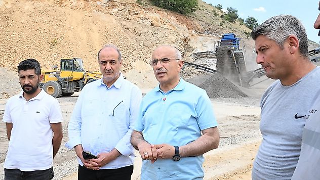 Büyükşehir Mobil Konkasörlerle Hem Üretiyor Hem Hızlı Hizmet Veriyor