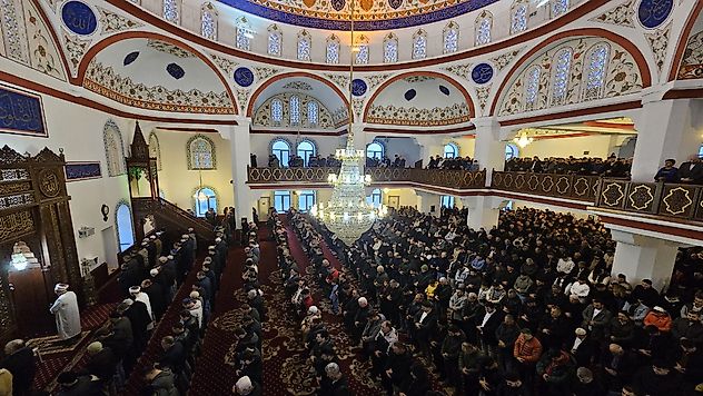 Camiler Bayram Sabahı Doldu Taştı