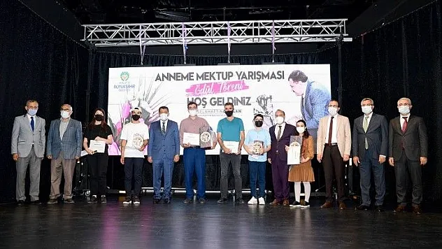 Cennet Annelerin Ayakları Altında'dır