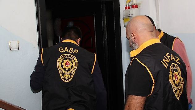 Çeşitli suçlardan aranan  zanlılar cezaevine yollandı