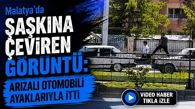 Çevreyolunda Tehlikeli Taşıma Yöntemi! Otomobili Ayaklarıyla İtti