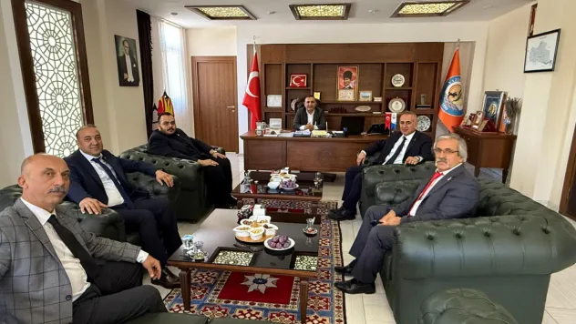 CHP Kongreleri Tartışması Malatya'da Siyasi Yansımalar Getirdi: Başkan Göçer'in Geleceği Merak Ediliyor