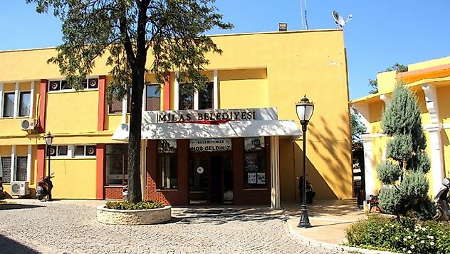 CHP'li Milas Belediyesine yönelik 'rüşvet' ve 'ihale' soruşturması: Belediye Başkanı dahil 29 kişi gözaltında