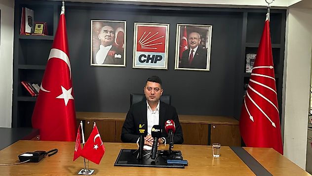 CHP Malatya'da Görev Değişimi: Üç İlçe Yönetimi Görevden Alındı