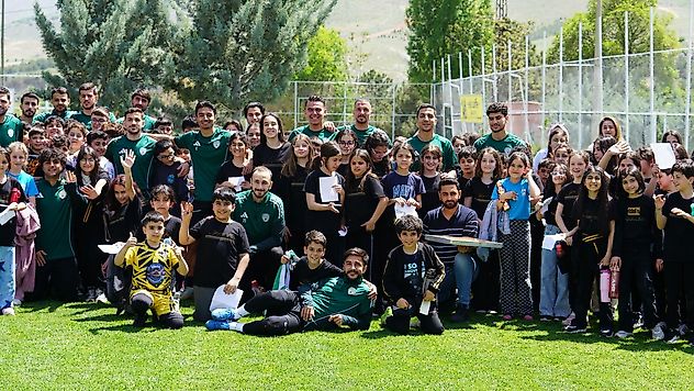Çorluspor 1947 Maçı Öncesi Yeşilyurtspor'a Öğrenci Desteği