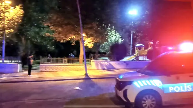 Çöşnük Mahallesi'nde Tartışma Kanlı Bitti: 2 Bıçak, 1 Darp Yaralısı