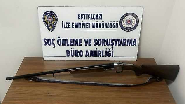 Çöşnük'teki Silahlı Yaralama Olayında 3 Şüpheli Yakalandı