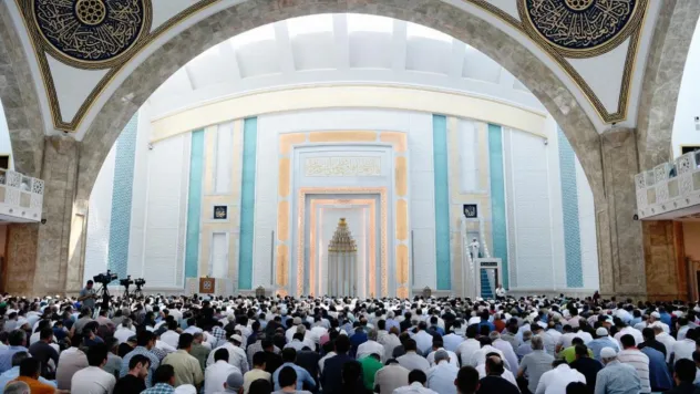 Cuma Hutbesinin Konusu: Aile, Merhamet ve Muhabbetin Ocağı