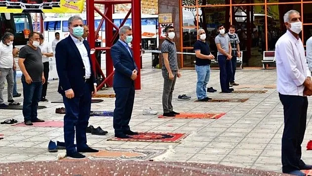 Cuma Namazına Yeniden Kavuşmanın Derin Bir Hazzı ve Mutluluğunu Yaşadık