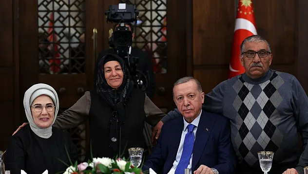 Cumhurbaşkanı Erdoğan şehit aileleriyle iftar sofrasında buluştu