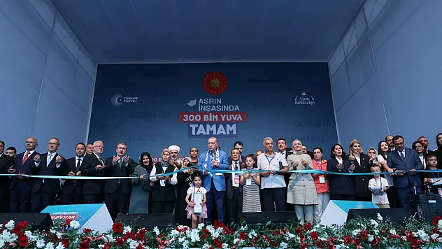 Cumhurbaşkanı: Her 3 depremzededen 2'si yeni evine kavuştu