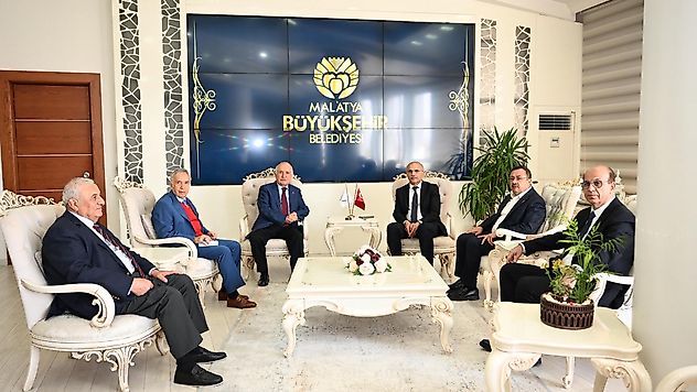 Cumhurbaşkanlığı Yüksek İstişare Kurulu Üyesi Cemil Çiçek, Başkan Er'i ziyaret etti