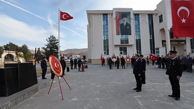 Darende'de 10 Kasım Anma Töreni: Atatürk'ün 87. Ölüm Yıldönümü Coşkuyla Anıldı