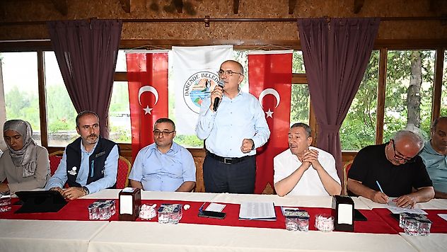 Darende'de Muhtarlarla İstişare Toplantısı: Öncelik Yol ve İçme Suyu