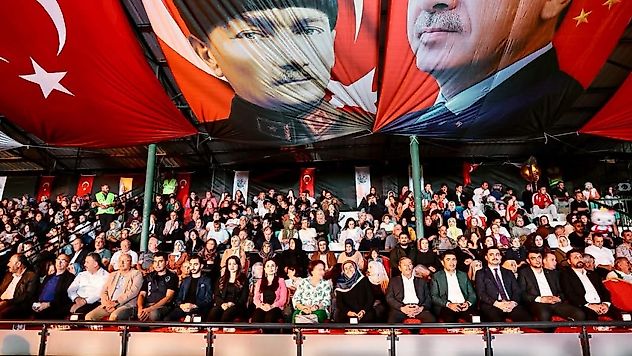 Darende'de Yağmur Engel Olamadı! Alişan Konserine Binlerce Kişi Akın Etti