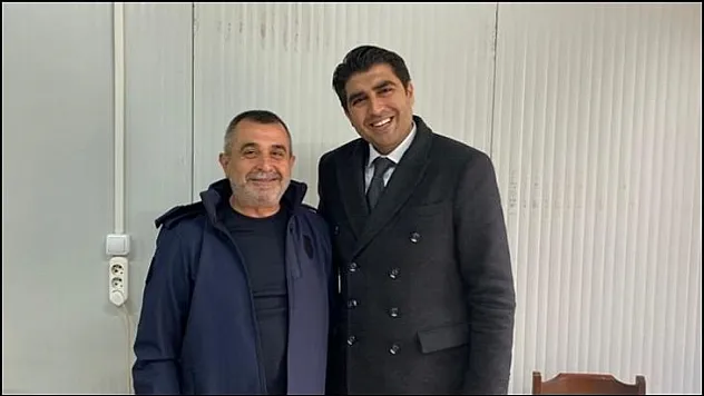 Darendeli iş insanı Mehmet Okan Kısacık AK Parti milletvekilliği aday adaylığı başvurusunda bulundu.