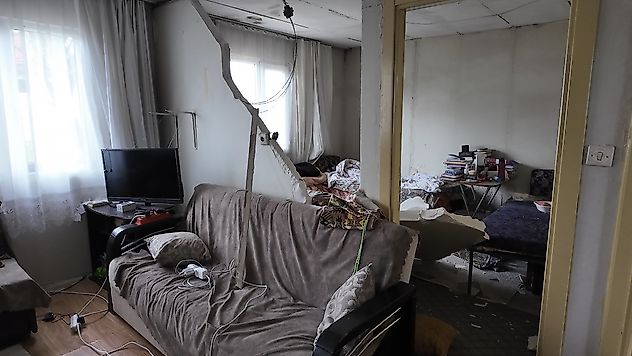 Depremde Saniyelerle Gelen Kurtuluş: 14 Yaşındaki Kızını Enkazdan Çekip Aldı