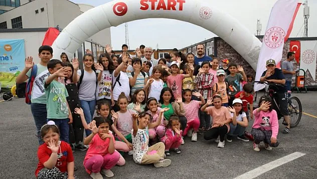 DEPREMZEDE ÖĞRENCİLER DERECEYE GİRMEK İÇİN KIYASIYA YARIŞTI