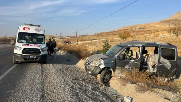 Direksiyon Hakimiyetini Kaybeden Sürücü Kaza Yaptı