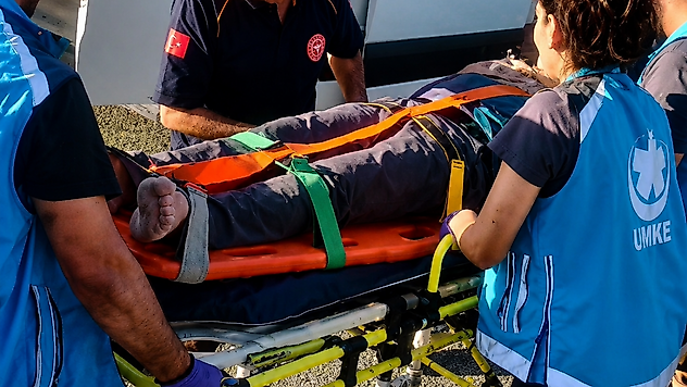Direksiyon Hakimiyetini Kaybetti, Araç Devrildi