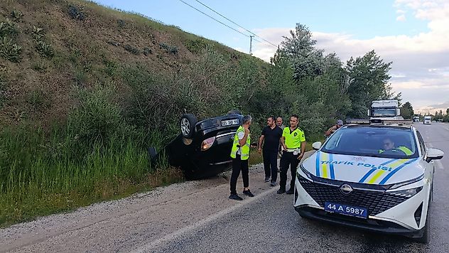Doğanşehir'de Kontrolden Çıkan Araç Takla Attı