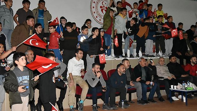 Doğanşehir'de milli heyecan zirve yaptı